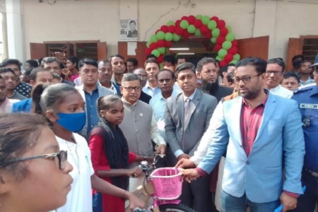 চা-শ্রমিকদের জীবন মান উন্নয়নে সরকার বদ্ধ পরিকর: বিমান প্রতিমন্ত্রী 